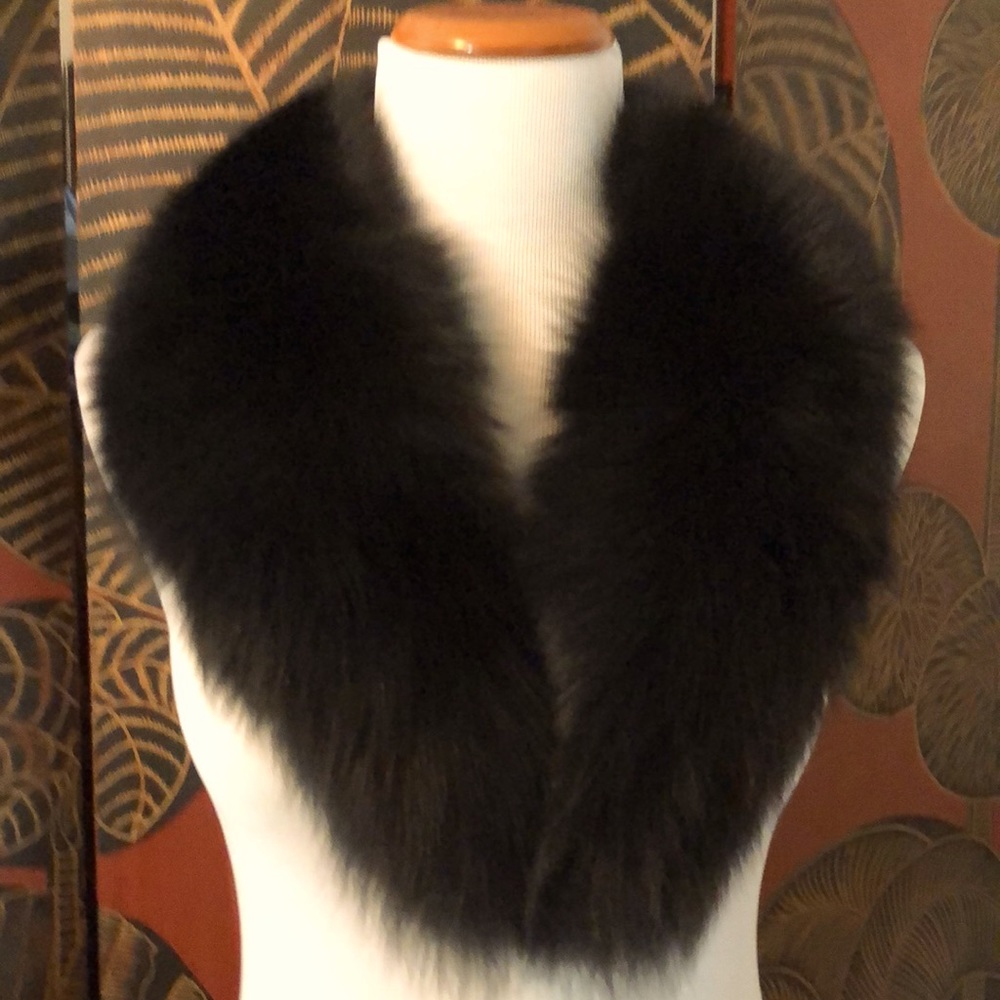Real FOX neck collar , 25 inches long NWT